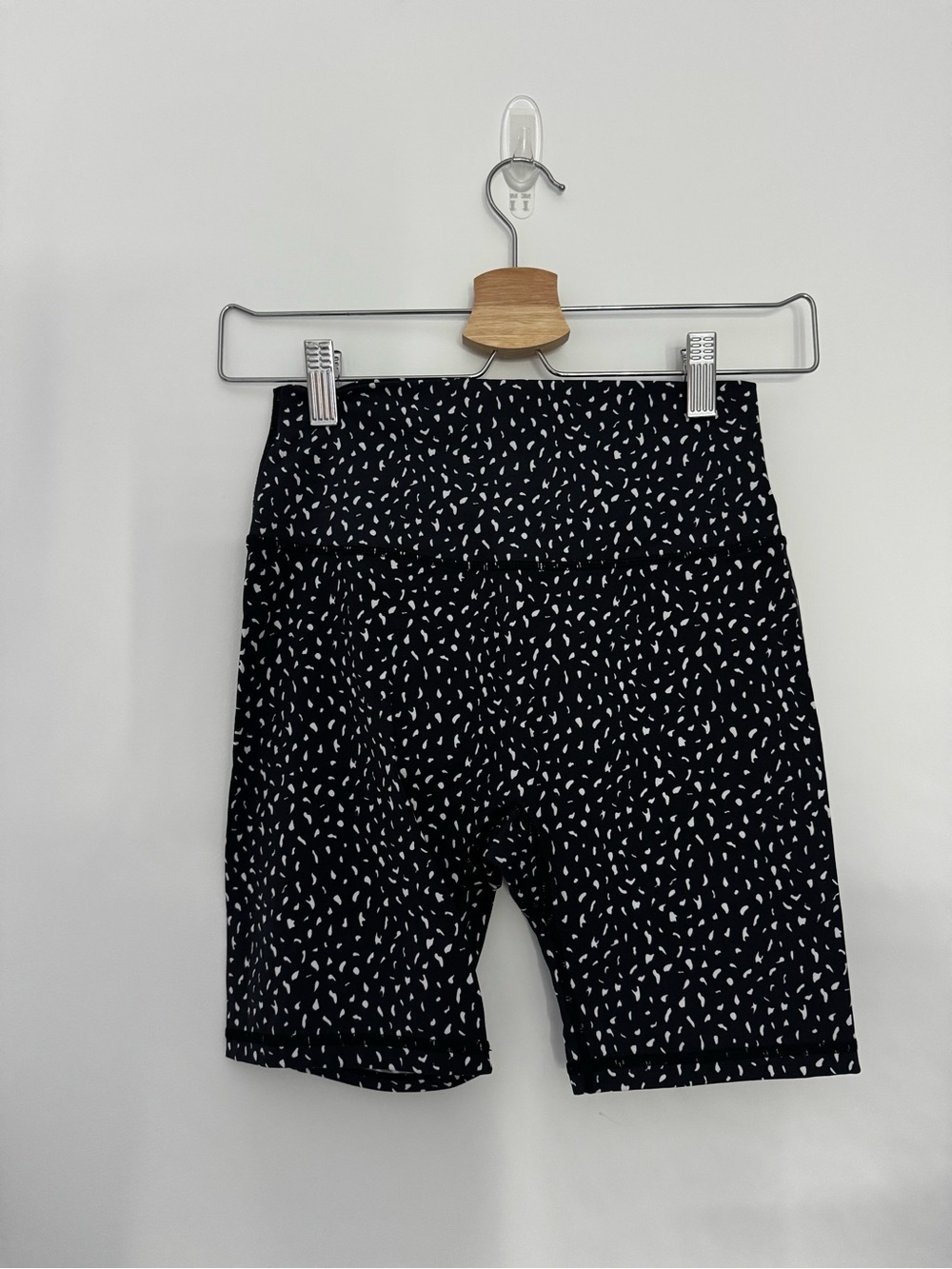 90 Degree By Reflex - Polka Dot Bum Scrunch Biker Shorts - Navy Blue with White